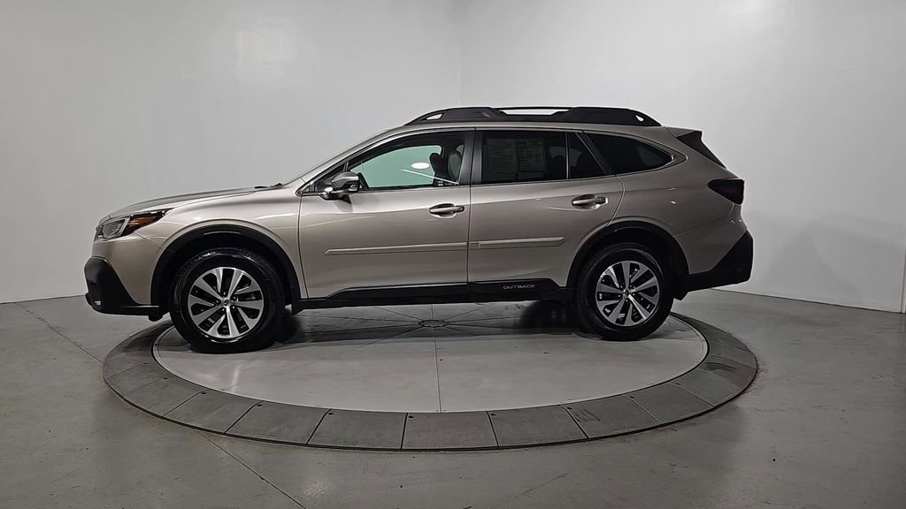 Used 2020 Subaru Outback Premium AWD/4WD image 2