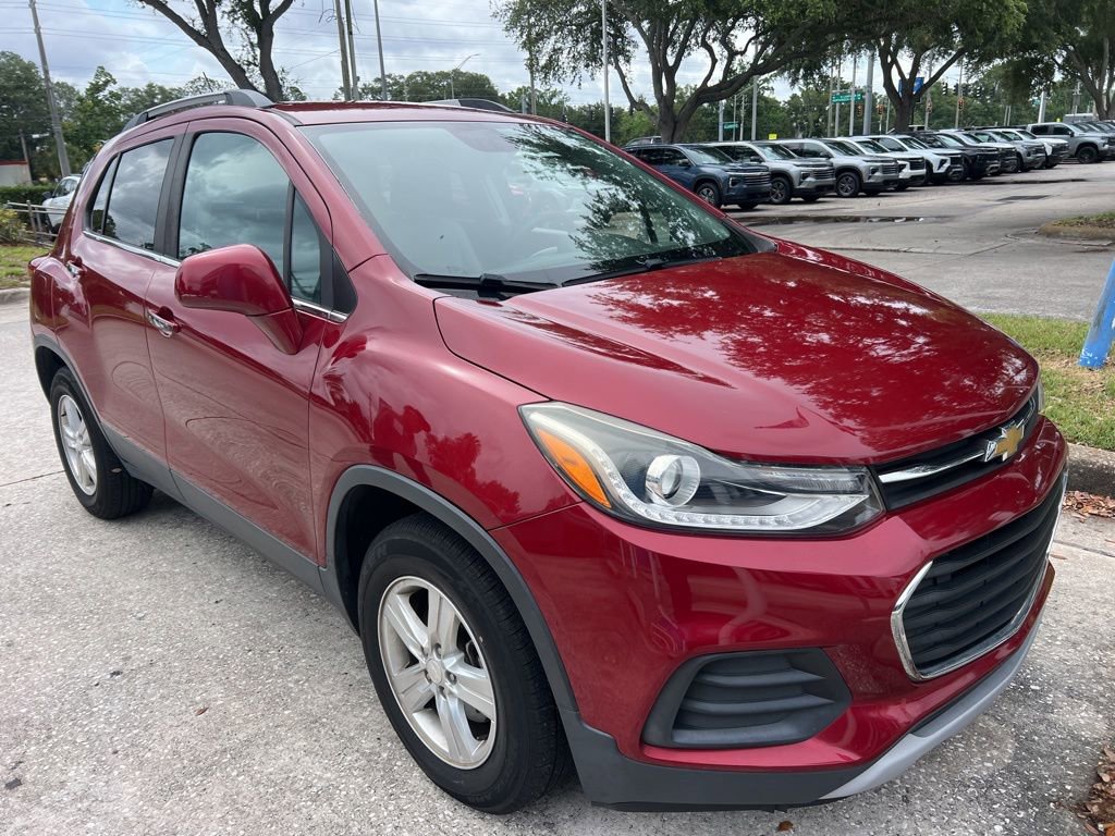 Used 2018 Chevrolet Trax LT w/ Driver Confidence Package FWD image 3