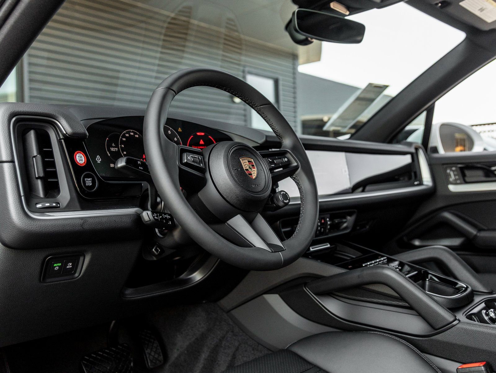 Certified 2025 Porsche Cayenne image 4