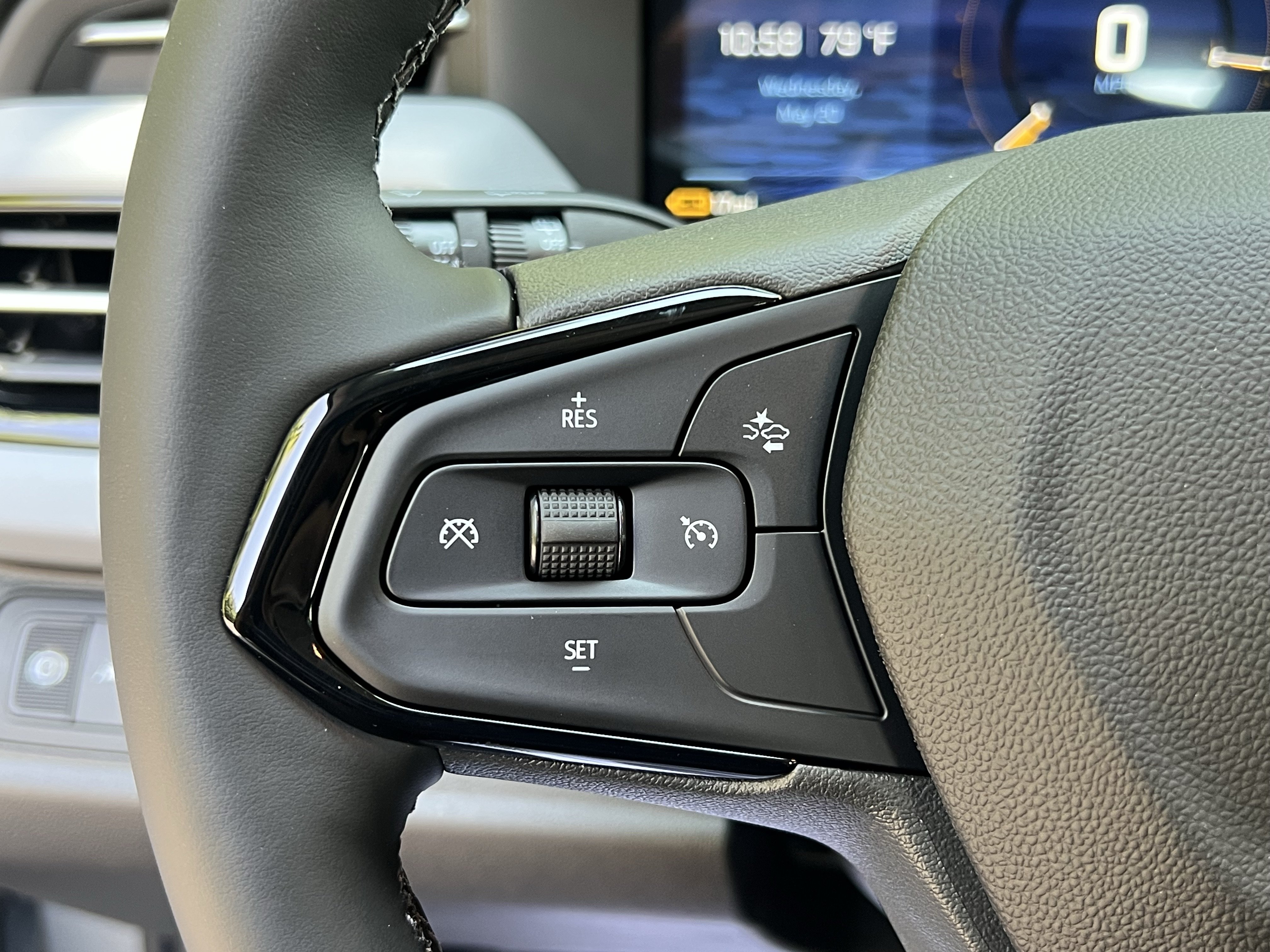New 2027 Chevrolet Bolt RS w/ Technology Package FWD image 20