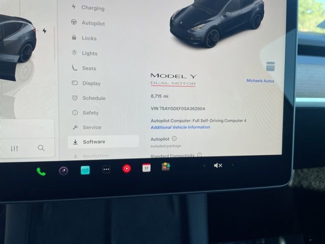 Used 2025 Tesla Model Y Performance image 2