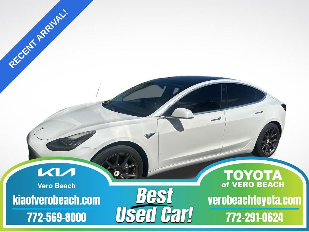 Used 2020 Tesla Model 3 Standard Range Plus image 1