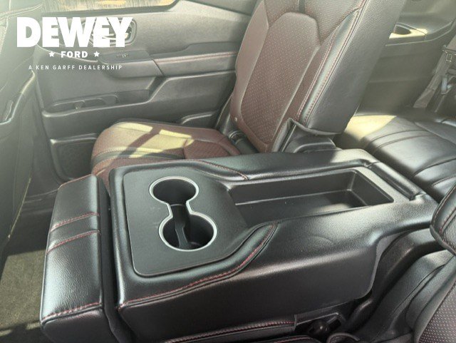 Used 2025 Honda Pilot Black Edition image 30