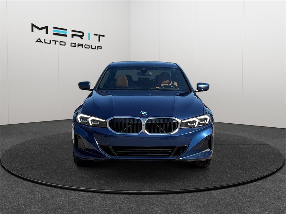 Used 2023 BMW 330i Sedan w/ Premium Package RWD image 3