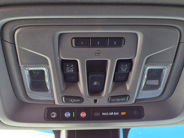 Used 2022 GMC Sierra 3500 Denali w/ Denali Ultimate Package image 18