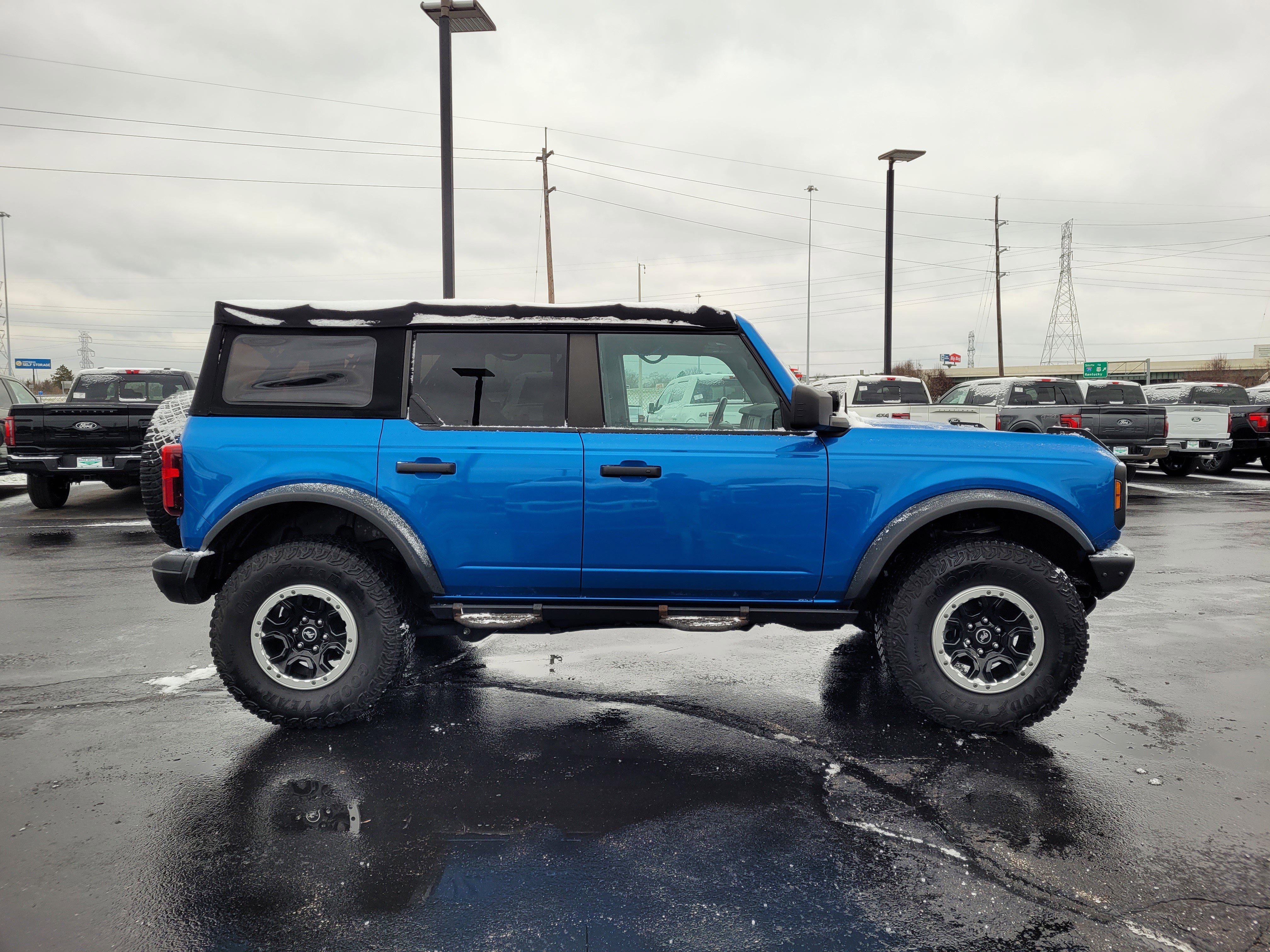 Certified 2022 Ford Bronco Black Diamond w/ Sasquatch Package image 2