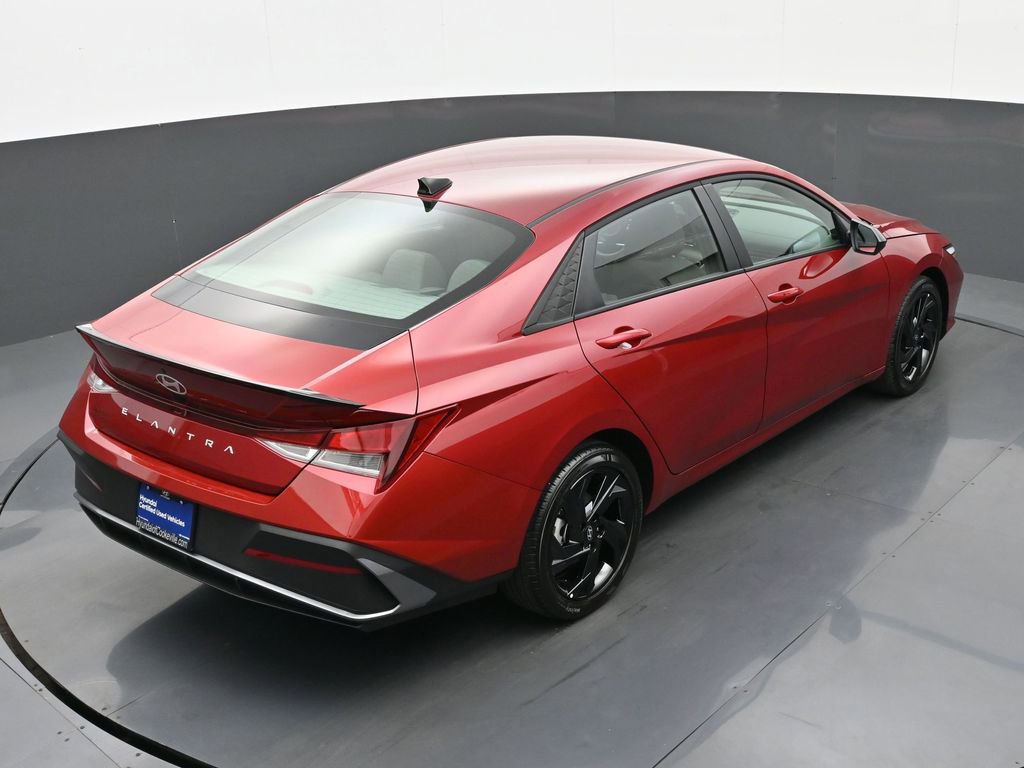 Certified 2026 Hyundai Elantra Sport FWD image 31