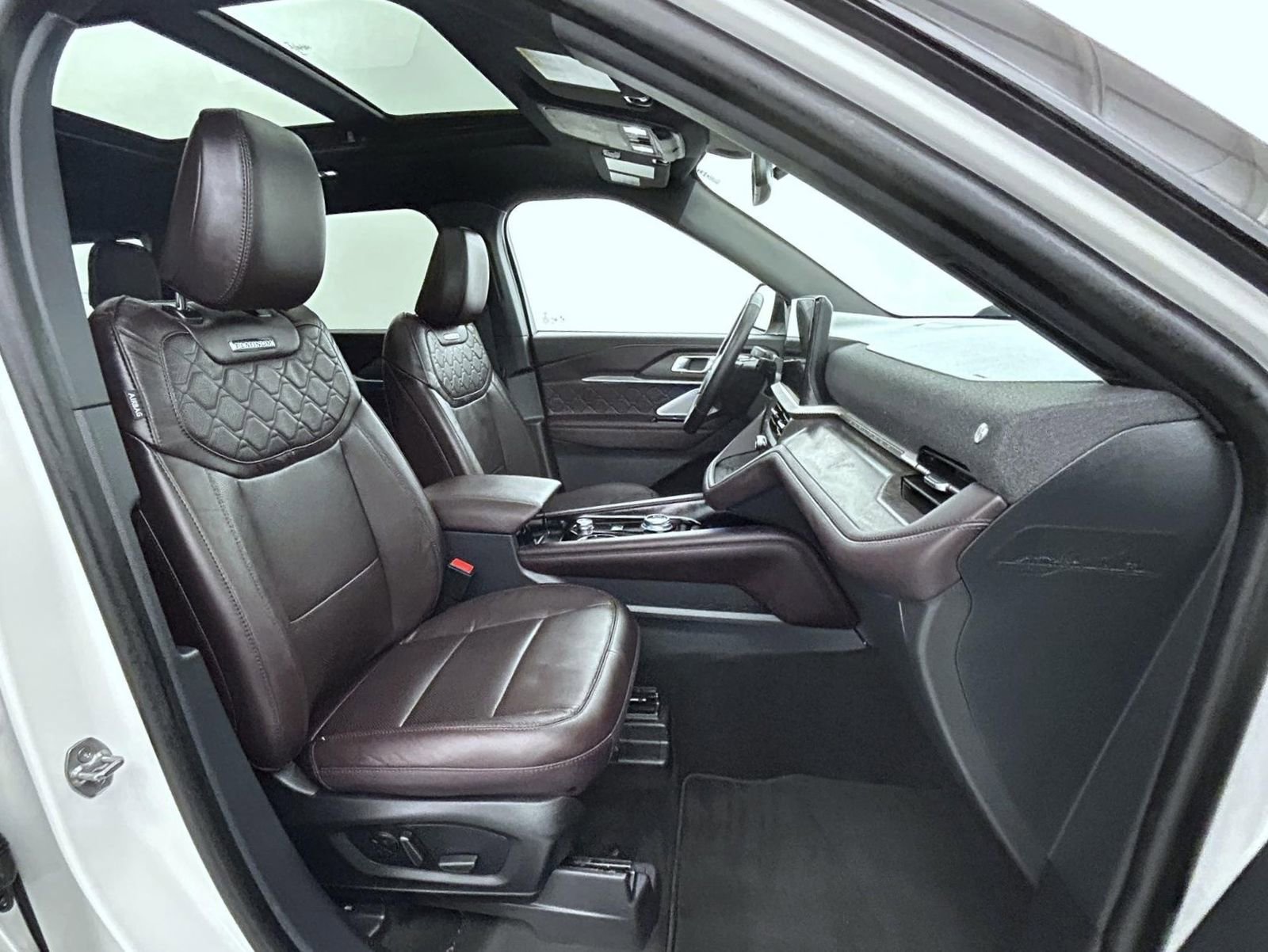 Used 2025 Ford Explorer Platinum w/ LUX Leather Package image 15