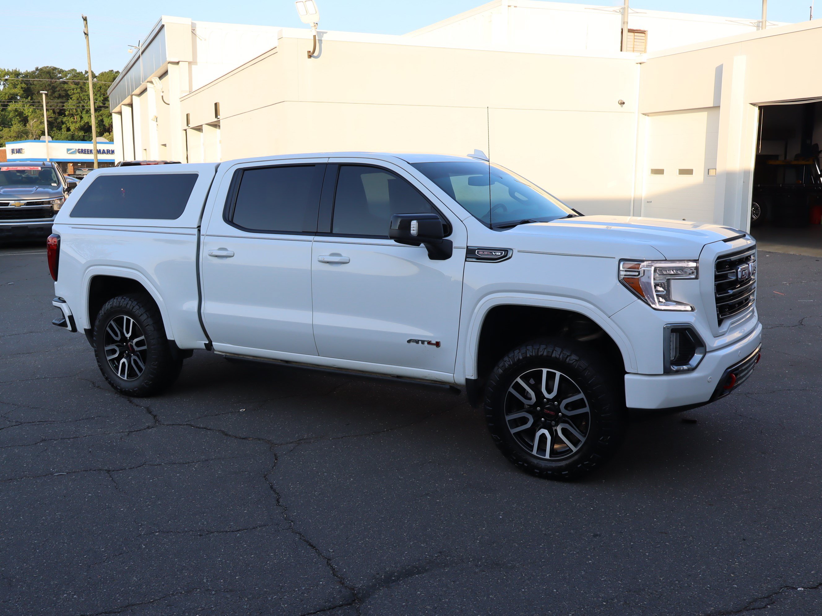 Used 2022 GMC Sierra 1500 AT4 w/ AT4 Premium Package AWD/4WD image 2