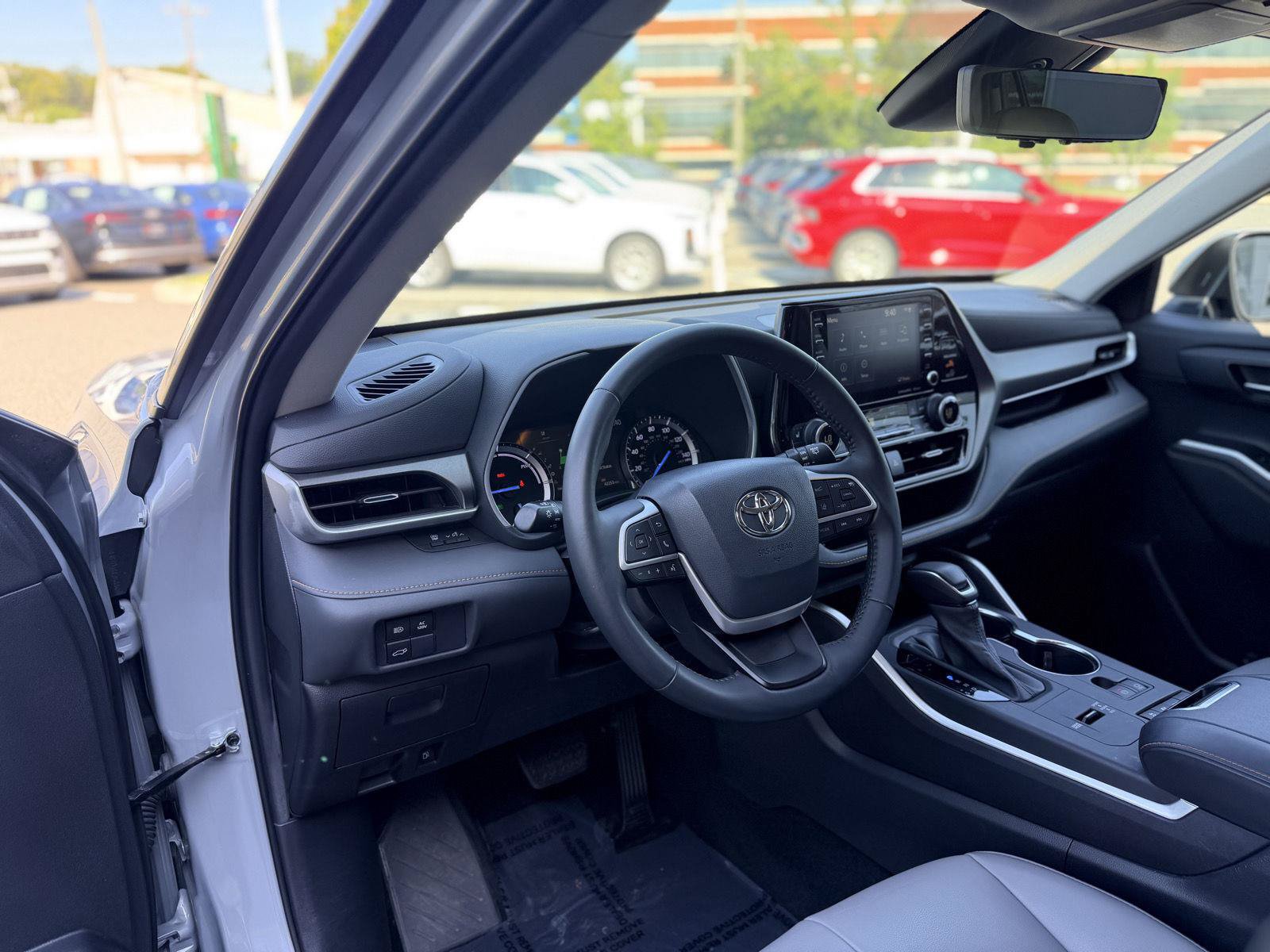 Used 2022 Toyota Highlander Bronze Edition AWD/4WD image 12