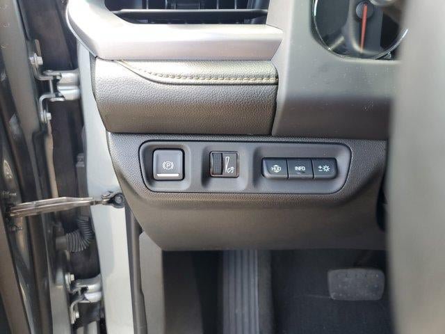 Used 2023 GMC Acadia AT4 w/ Technology Package AWD/4WD image 30