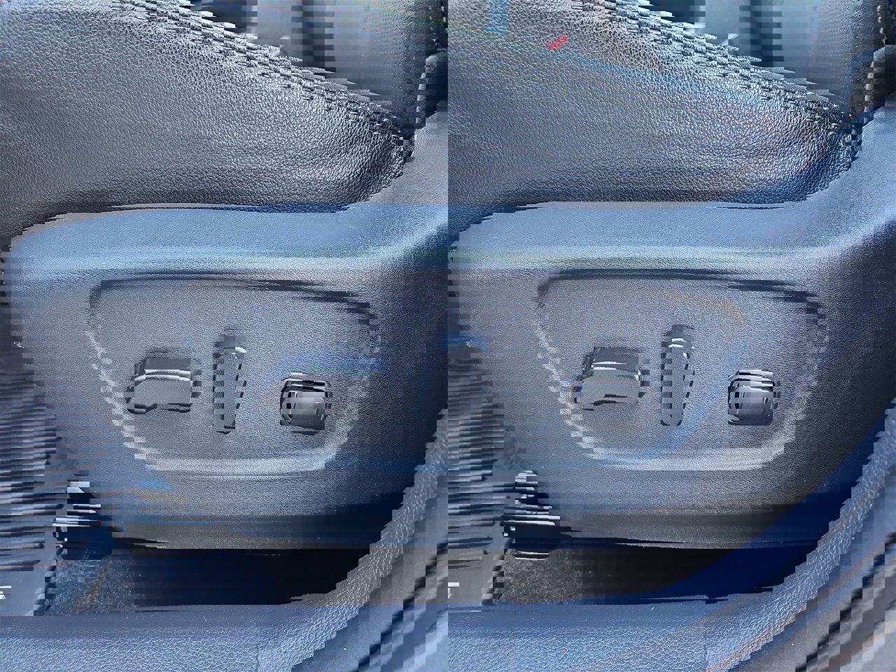 Used 2016 Nissan Rogue SL w/ SL Premium Package image 29