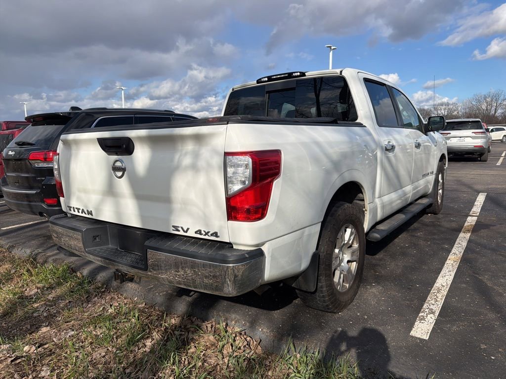 Used 2018 Nissan Titan SV image 6