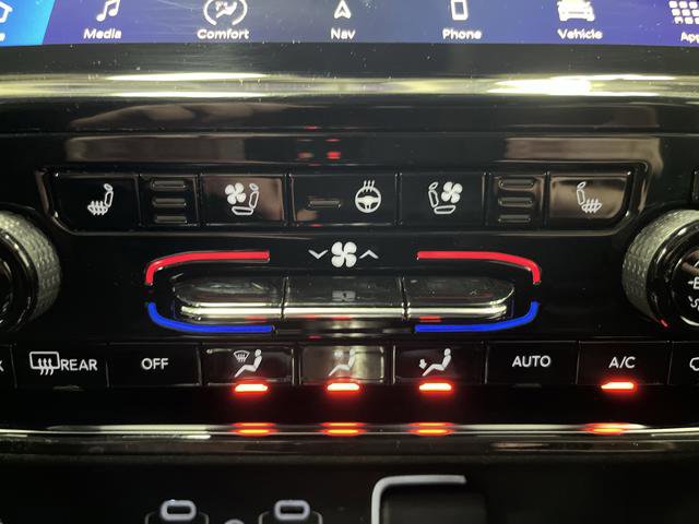 Used 2023 Jeep Grand Cherokee Limited w/ Luxury Tech Group II image 7