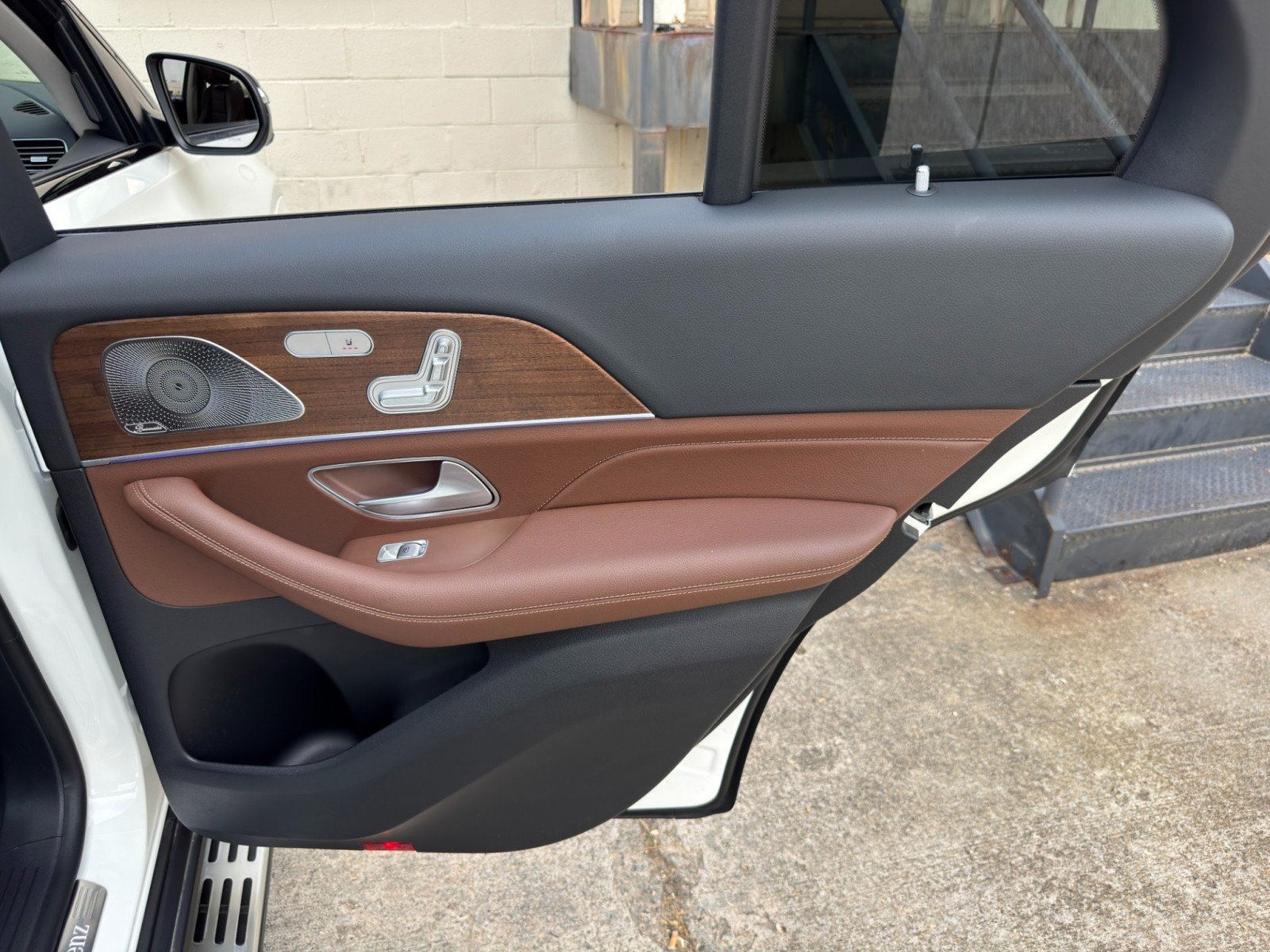 Used 2024 Mercedes-Benz GLE 580 4MATIC w/ 3rd Row Seat Package image 57