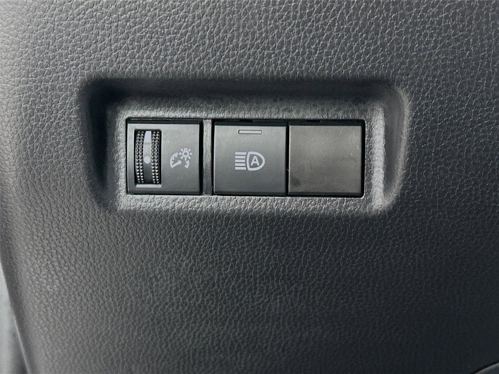 Certified 2025 Toyota RAV4 XLE AWD/4WD image 14