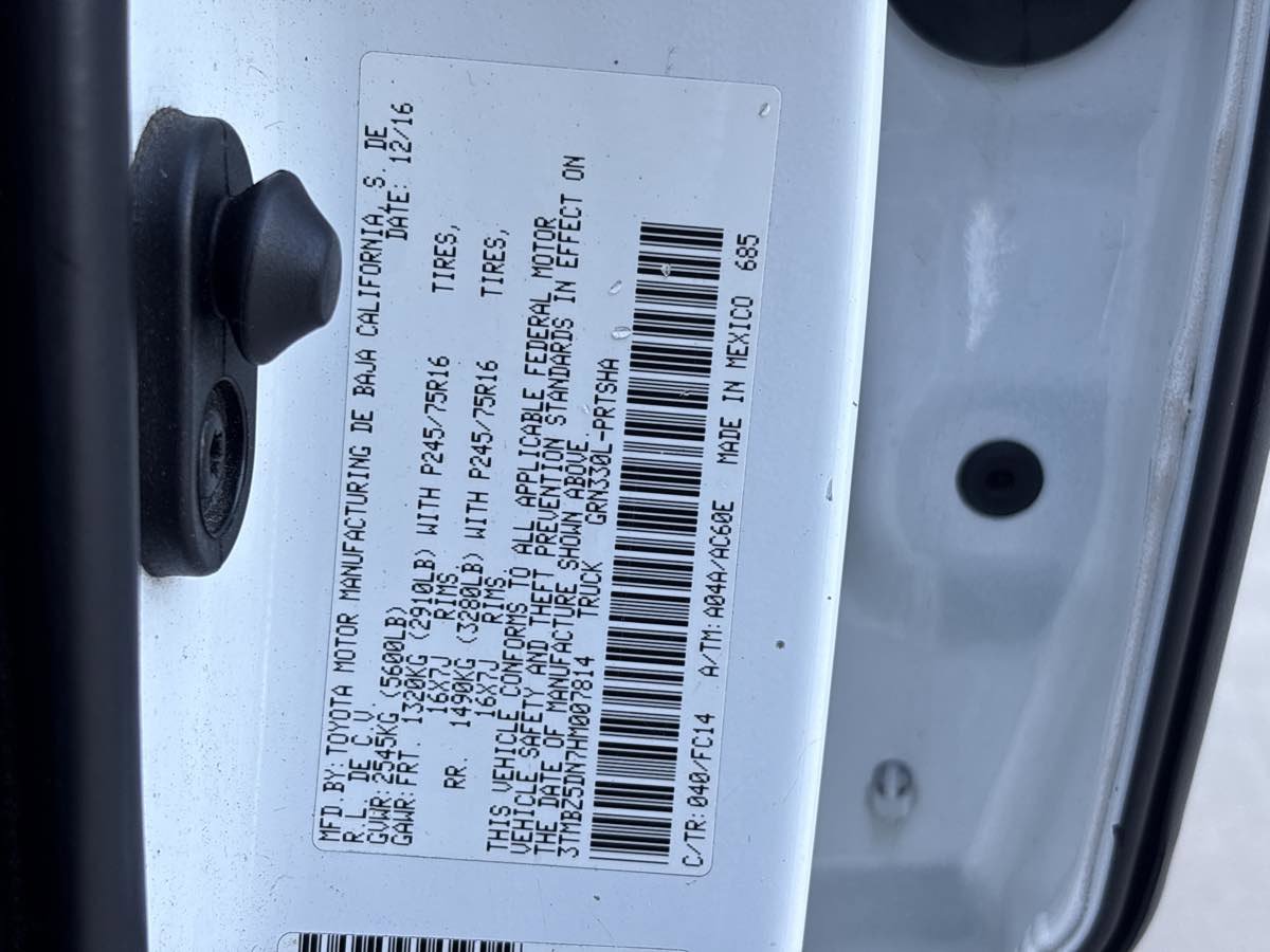 Used 2017 Toyota Tacoma SR5 w/ Tow Package image 30