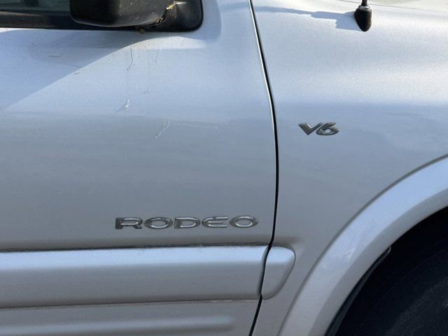 Used 2001 Isuzu Rodeo S image 5