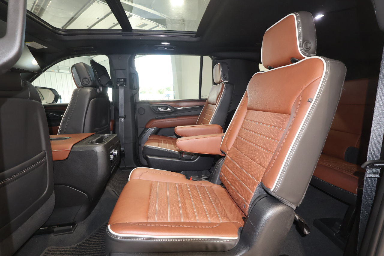 Used 2023 GMC Yukon XL Denali Ultimate AWD/4WD image 26