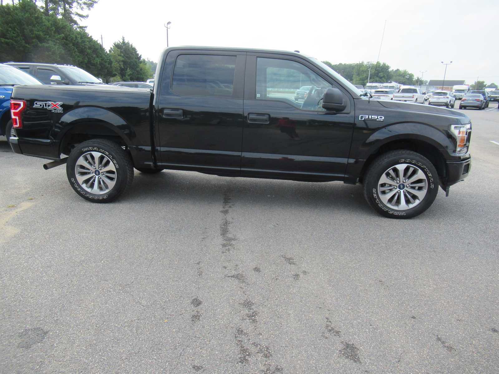 Used 2018 Ford F150 XL w/ Equipment Group 101A Mid AWD/4WD image 4