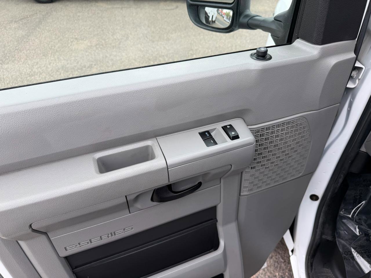 Used 2019 Ford E-350 and Econoline 350 Super Duty w/ Power Windows & Locks Group image 12
