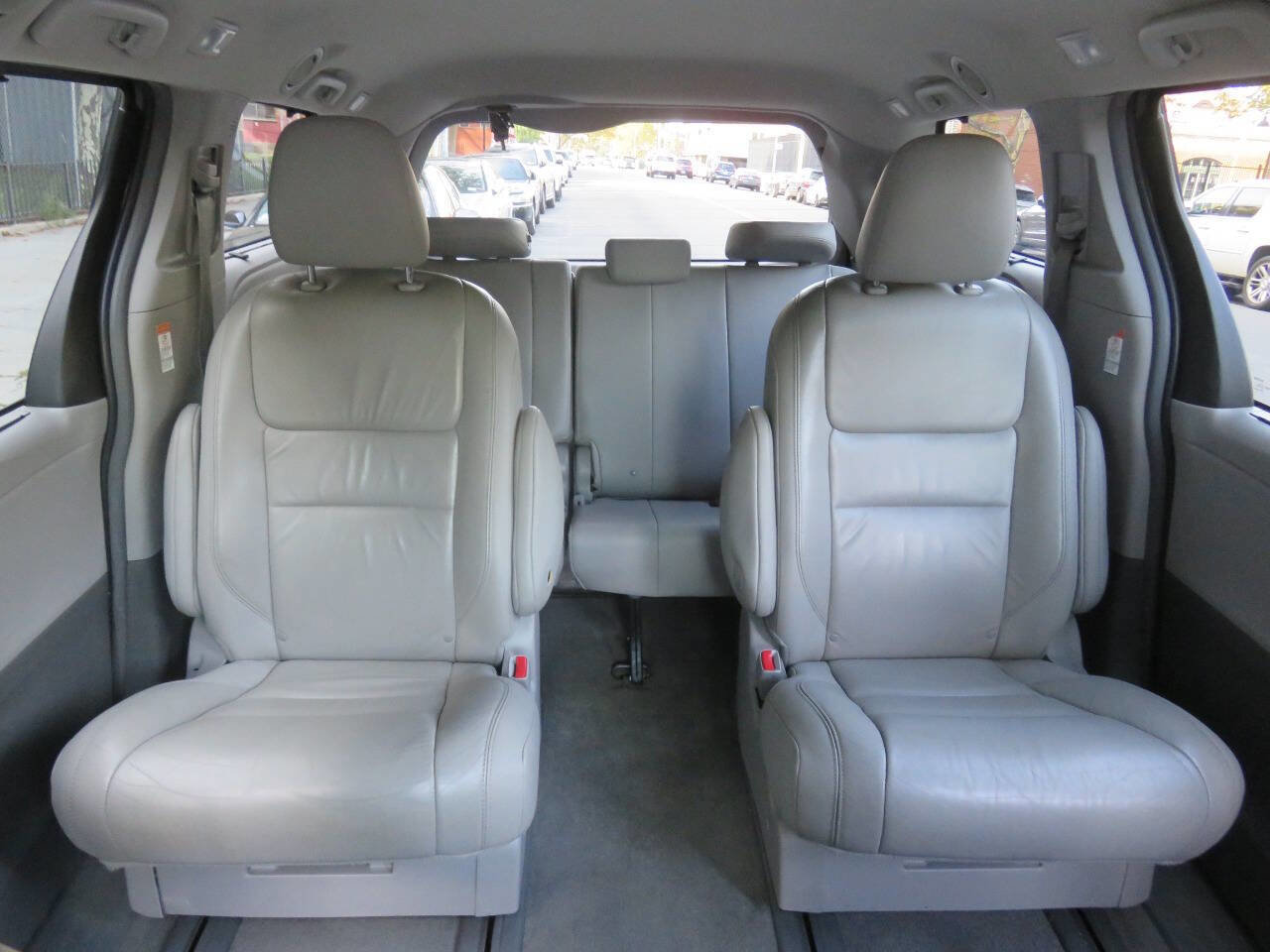 Used 2016 Toyota Sienna XLE Premium image 24