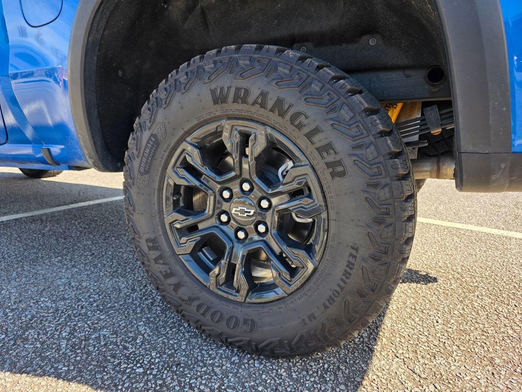 Used 2025 Chevrolet Silverado 1500 ZR2 w/ Technology Package image 30