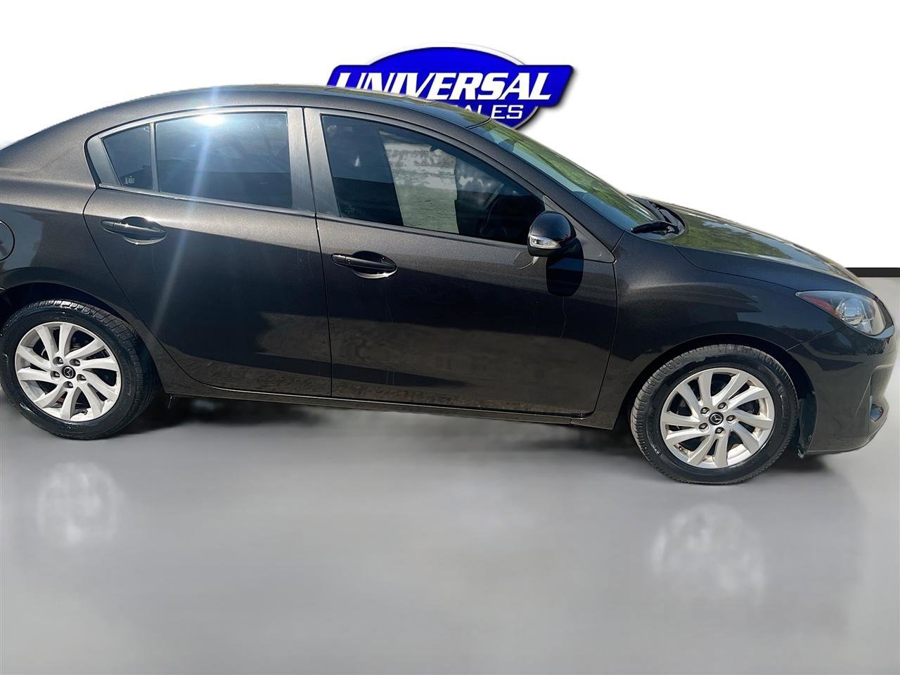 Used 2013 MAZDA MAZDA3 i Grand Touring w/ Tech Pkg image 8