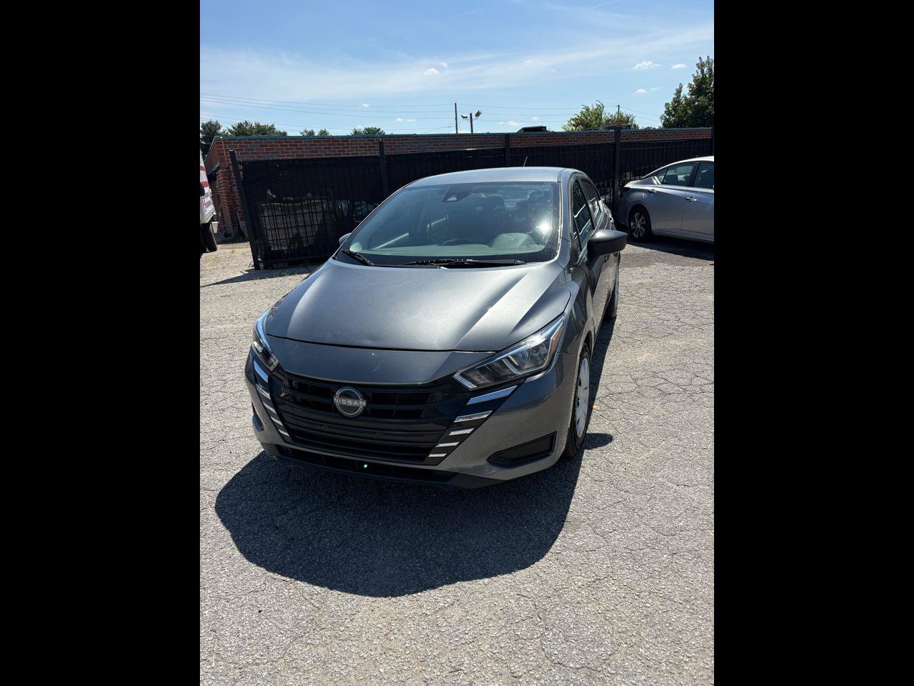 Used 2023 Nissan Versa S w/ Trunk Package FWD image 1