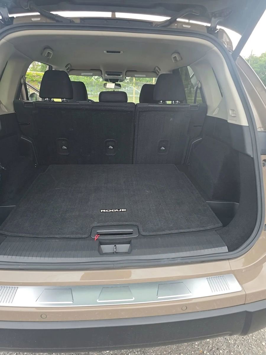 Used 2025 Nissan Rogue SV image 19