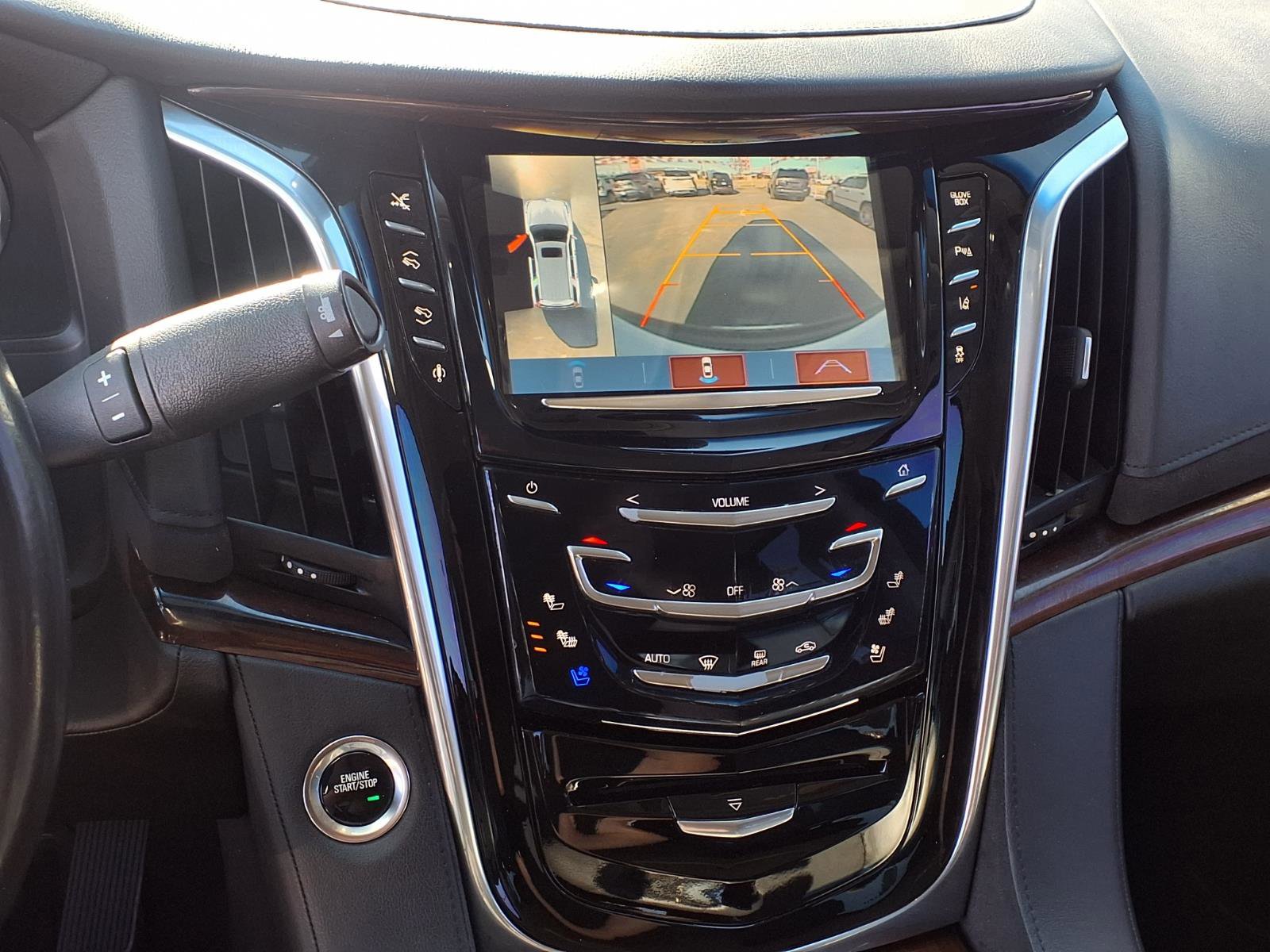 Used 2020 Cadillac Escalade Luxury image 6