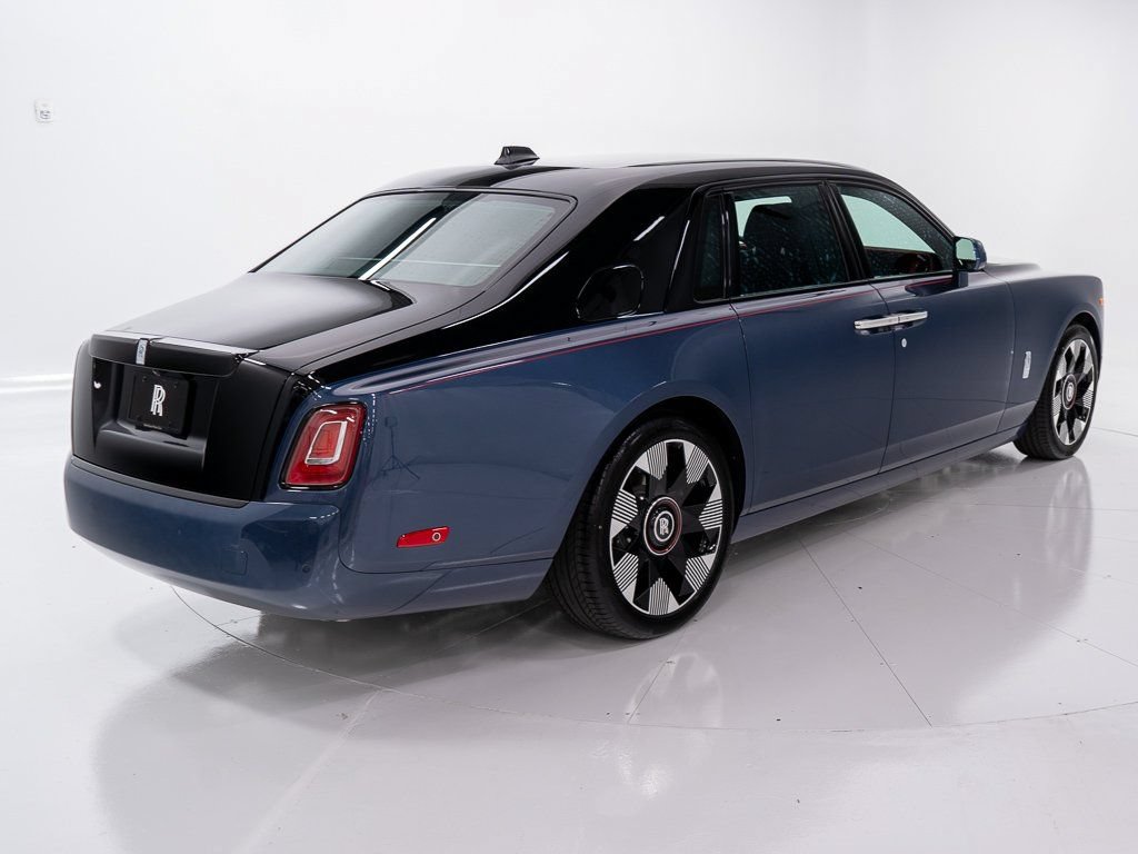 Certified 2026 Rolls-Royce Phantom Sedan w/ Leather Finishing Pack RWD image 5