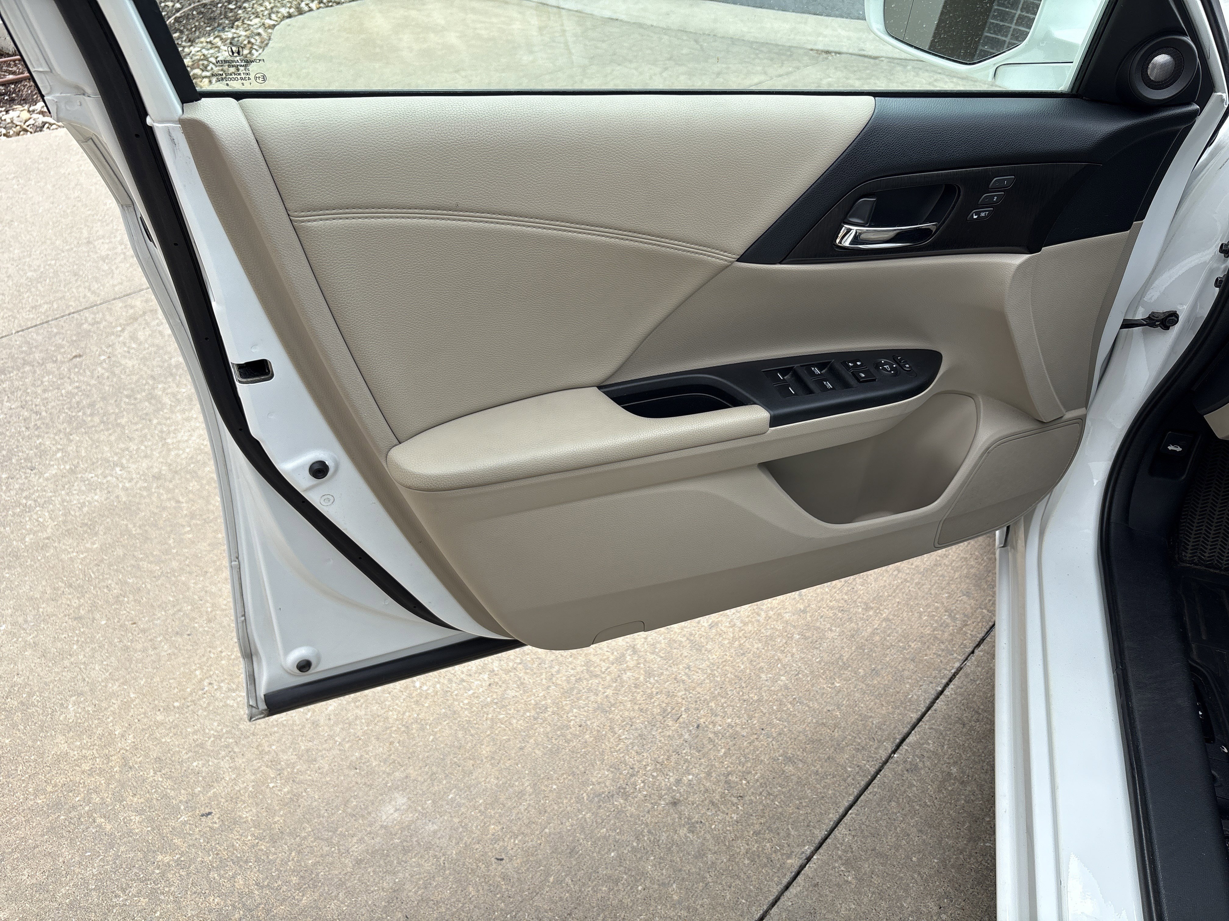 Used 2013 Honda Accord EX-L image 22