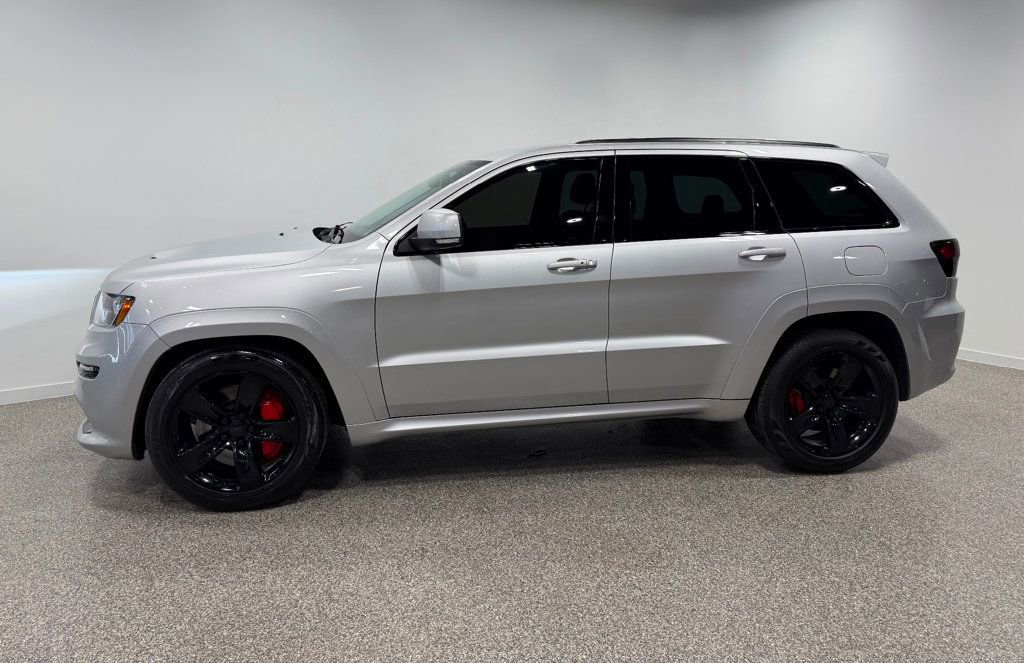 Used 2012 Jeep Grand Cherokee SRT8 w/ Luxury Group II image 5