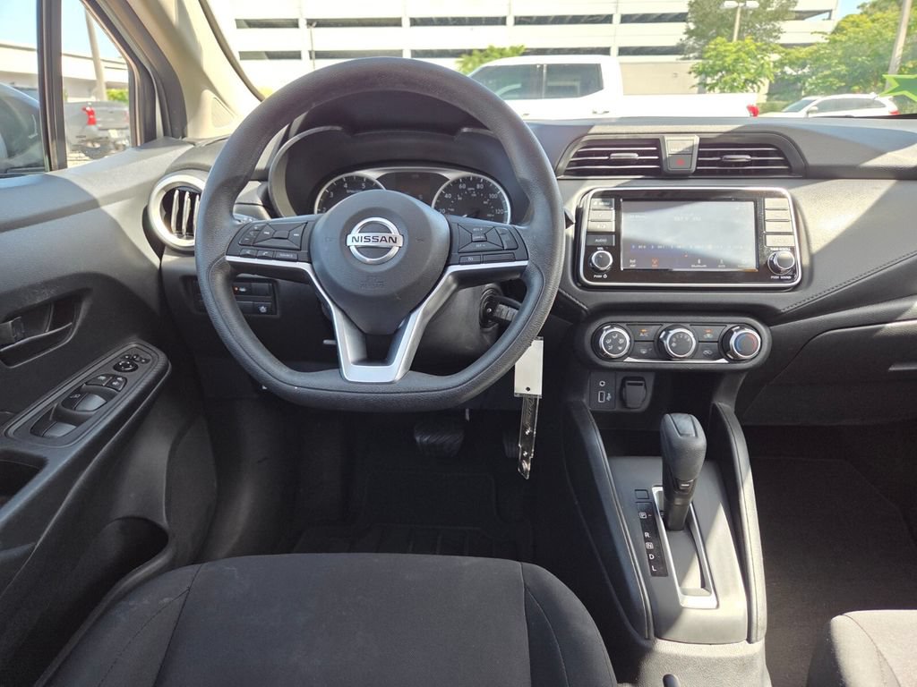 Used 2022 Nissan Versa S FWD image 7