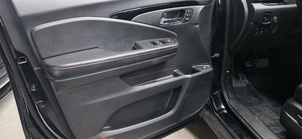 Used 2017 Honda Ridgeline Black Edition image 16