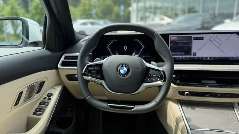 Used 2025 BMW 330i xDrive Sedan w/ Convenience Package AWD/4WD image 21