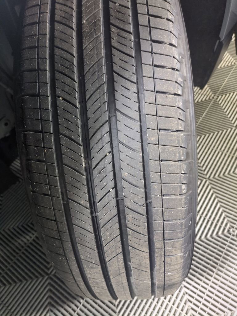 Used 2023 Chevrolet Equinox LT image 29