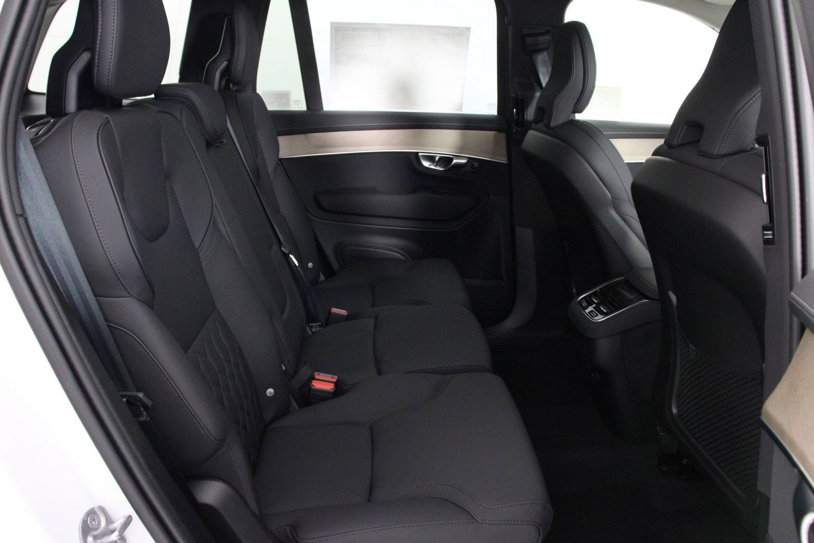 New 2025 Volvo XC90 B6 Plus AWD/4WD image 11