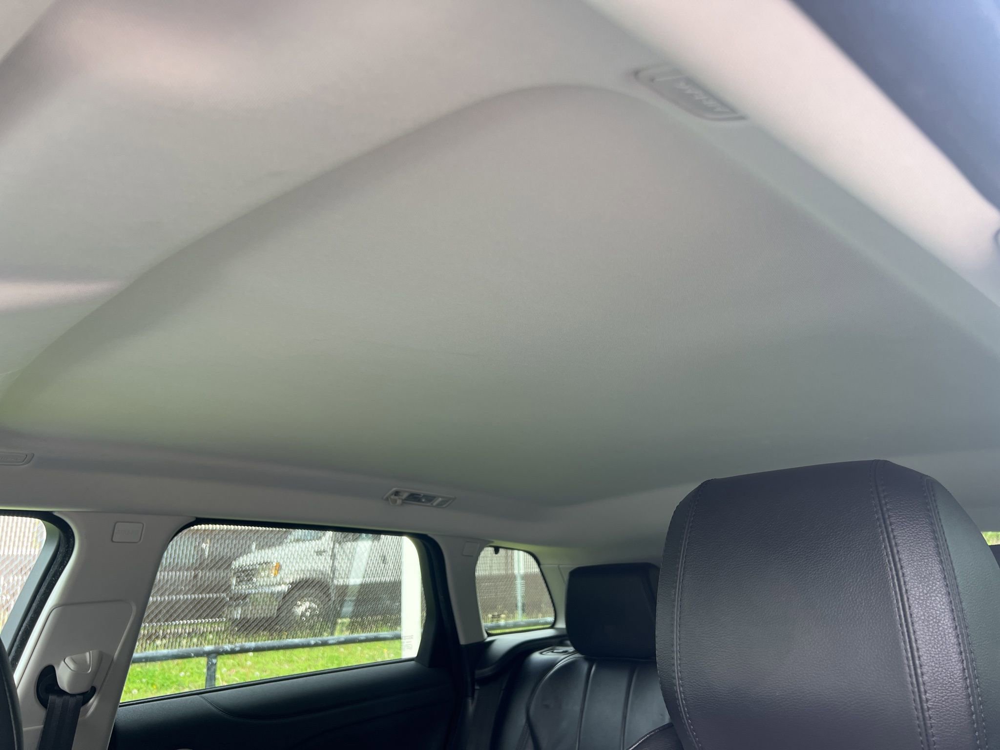 Used 2019 Land Rover Range Rover Evoque SE image 13