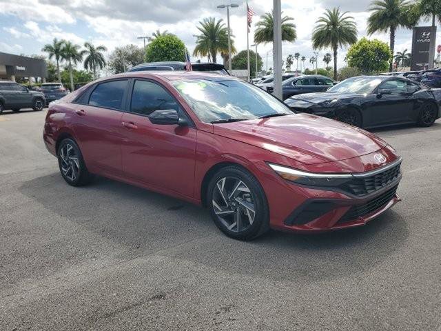 Certified 2025 Hyundai Elantra Sport image 3
