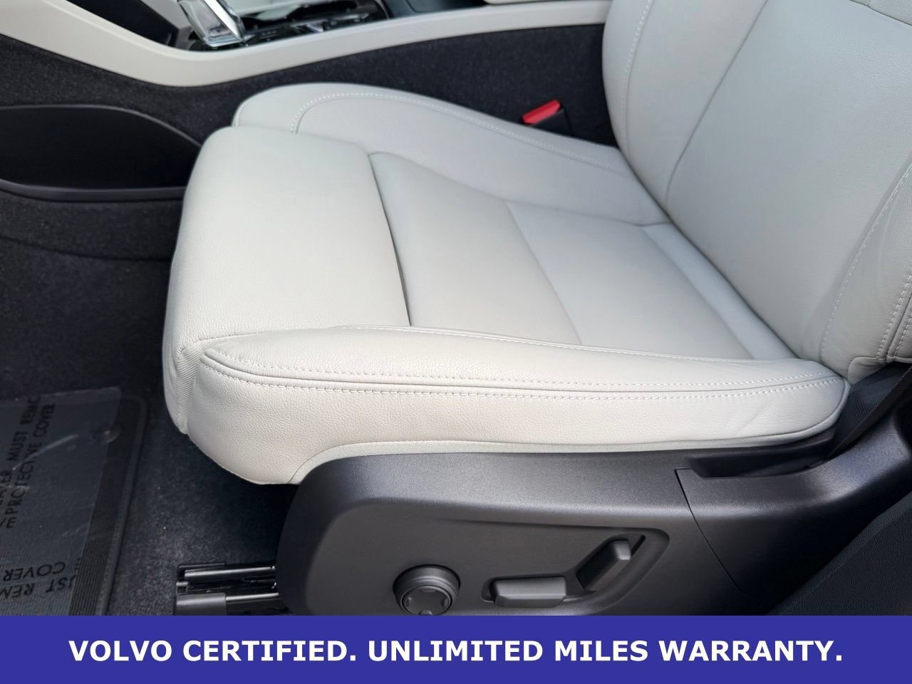 Certified 2025 Volvo XC40 B5 Ultra AWD/4WD image 31