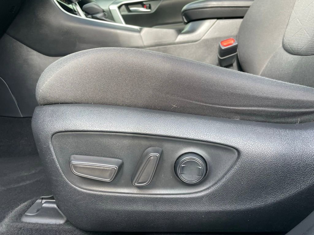 Used 2021 Toyota RAV4 XLE image 23