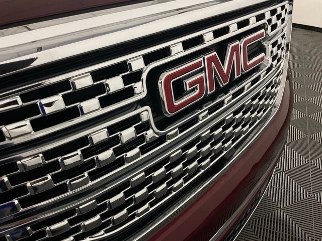 Used 2017 GMC Acadia Denali w/ Technology Package FWD image 11