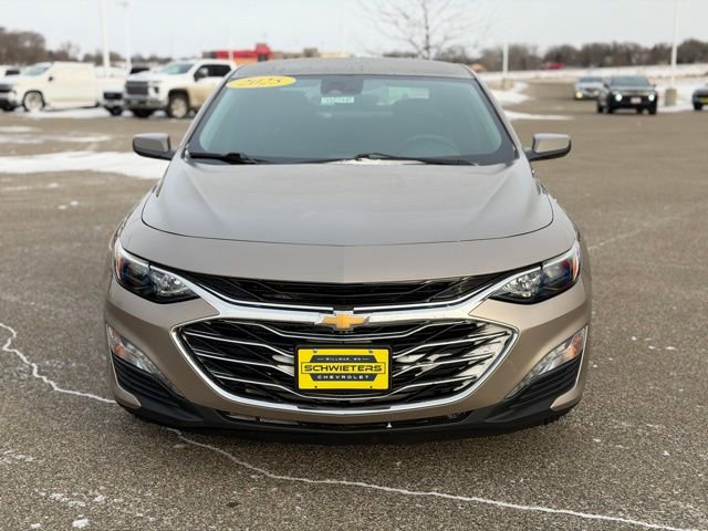 Used 2025 Chevrolet Malibu LT image 2