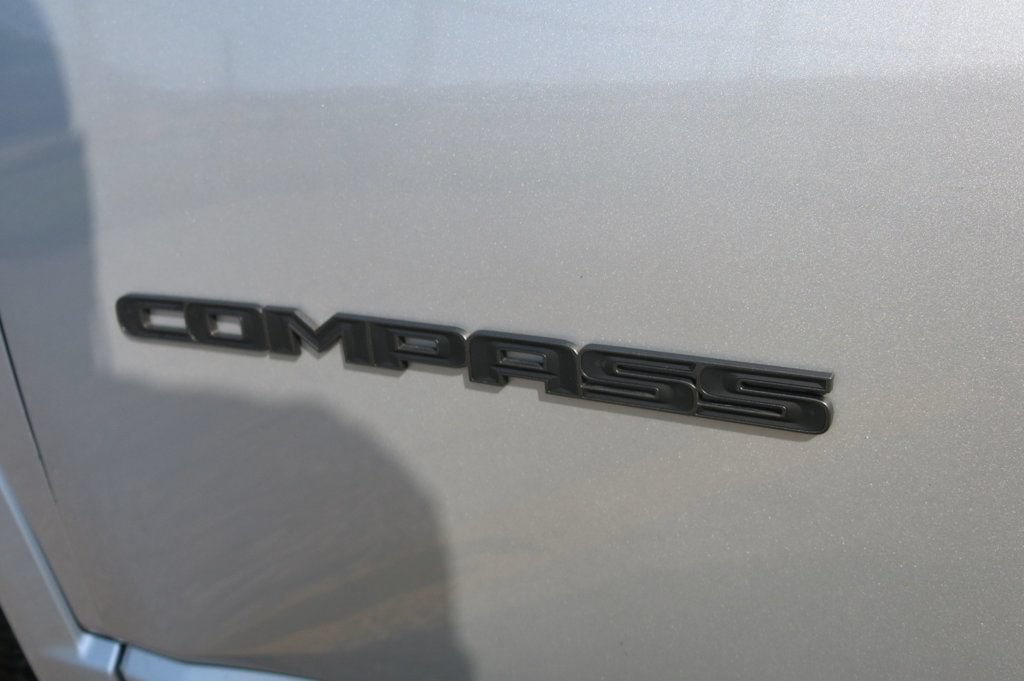 Used 2025 Jeep Compass Limited w/ High Altitude Package AWD/4WD image 9
