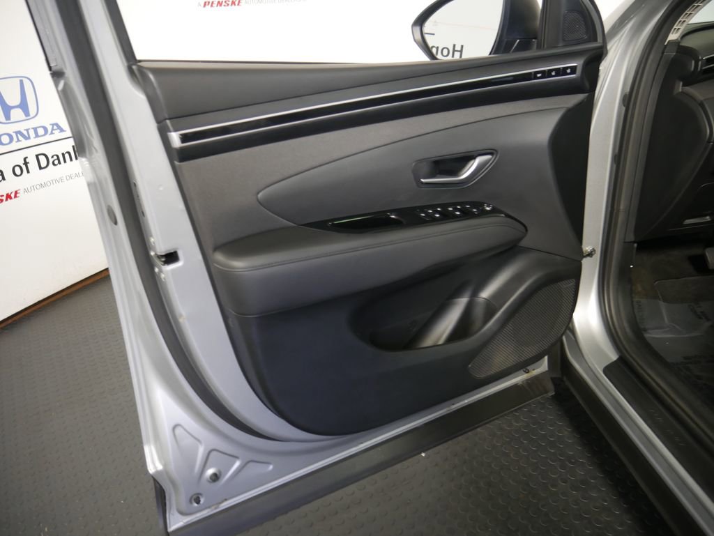 Used 2022 Hyundai Tucson Limited AWD/4WD image 14