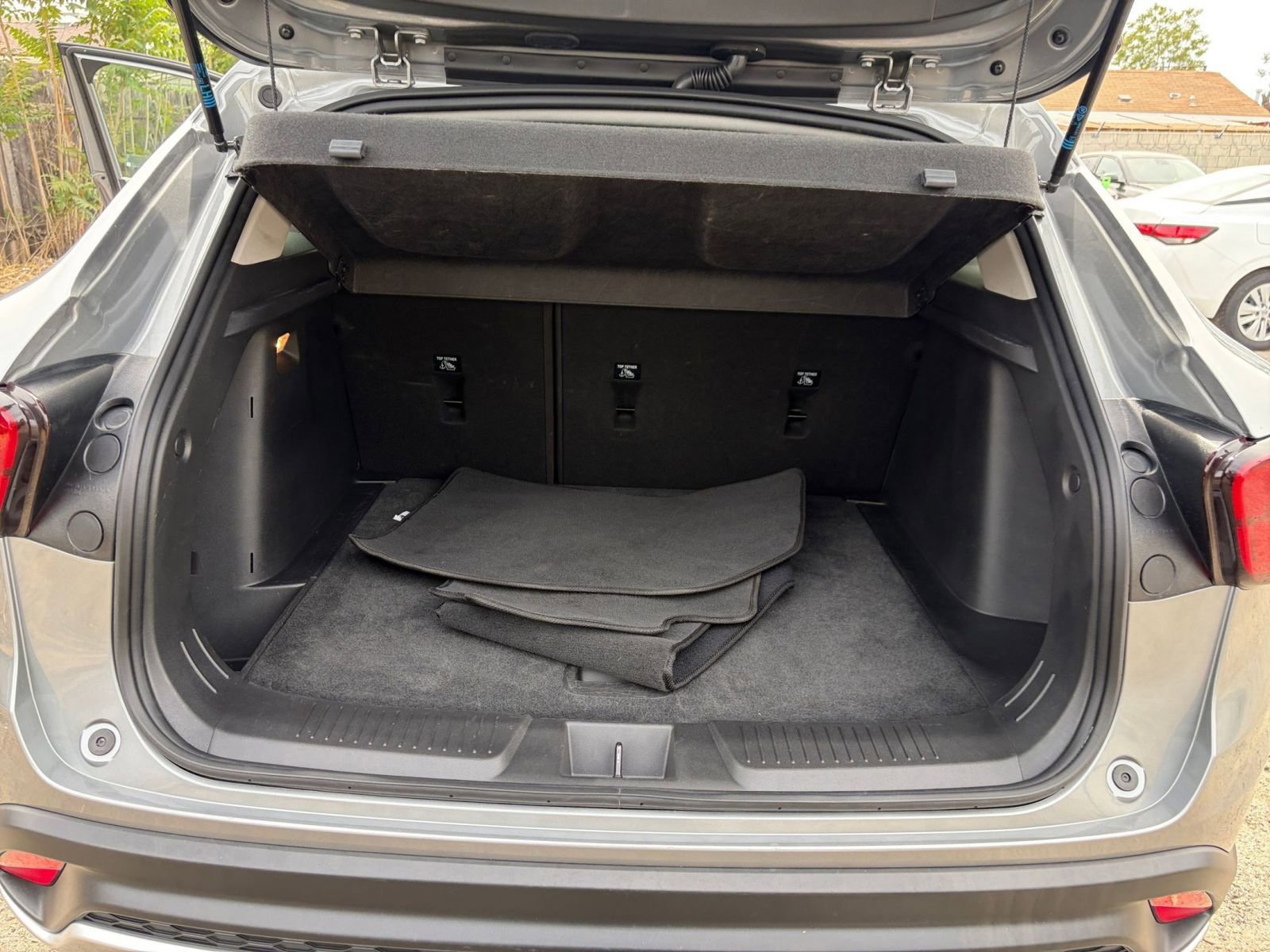 Used 2025 Chevrolet Trax LT image 31