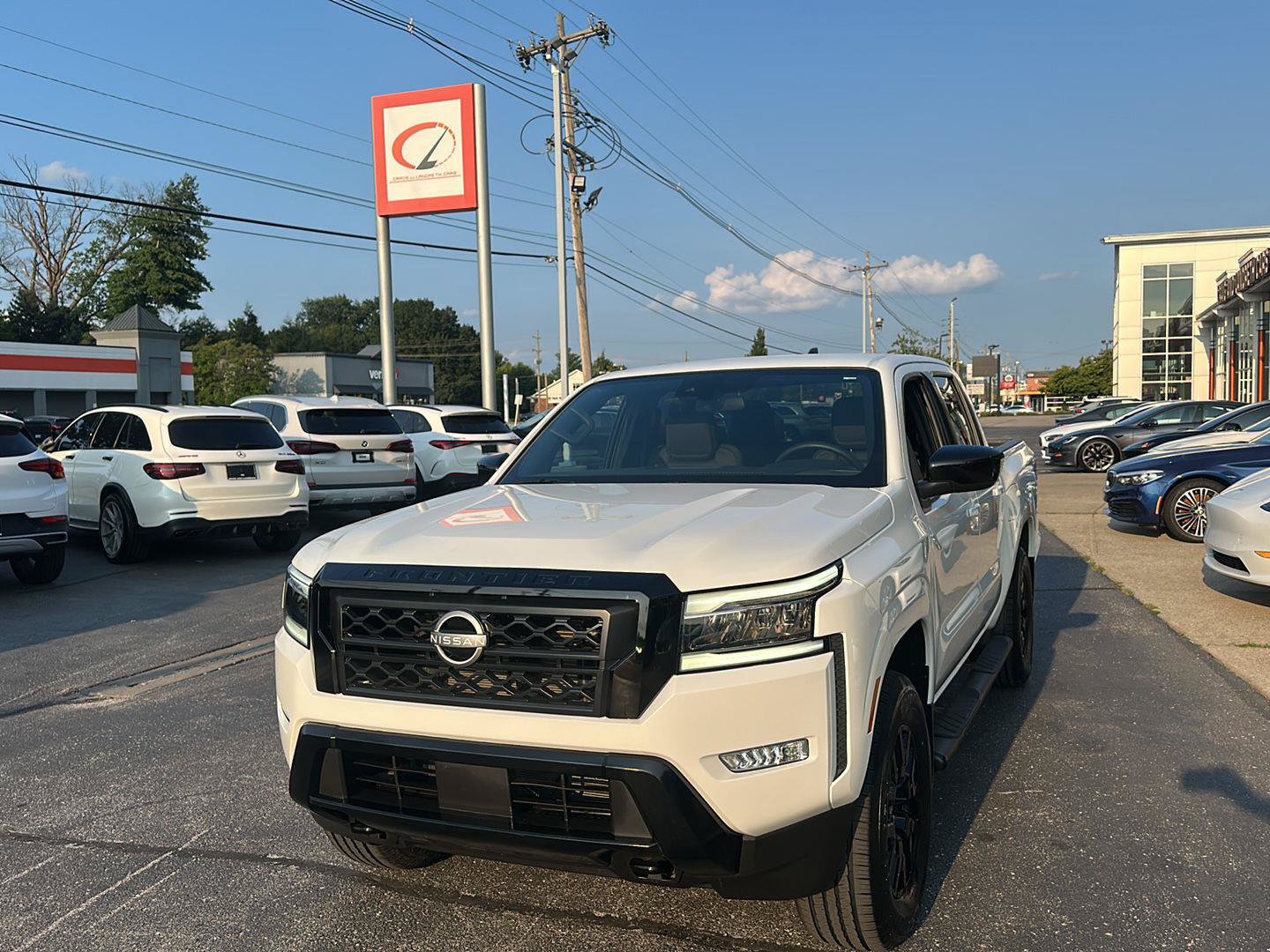 Used 2023 Nissan Frontier SV w/ Midnight Edition Package AWD/4WD image 7
