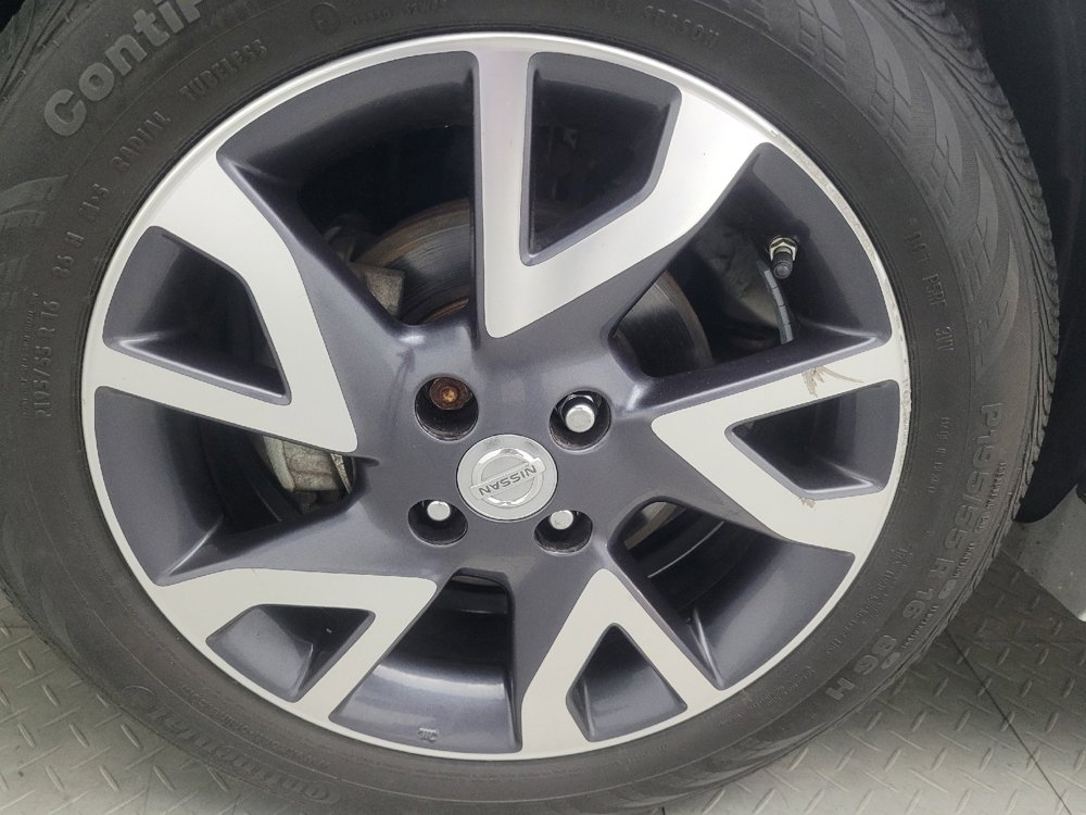 Used 2015 Nissan Versa Note SR w/ SR Convenience Package FWD image 31
